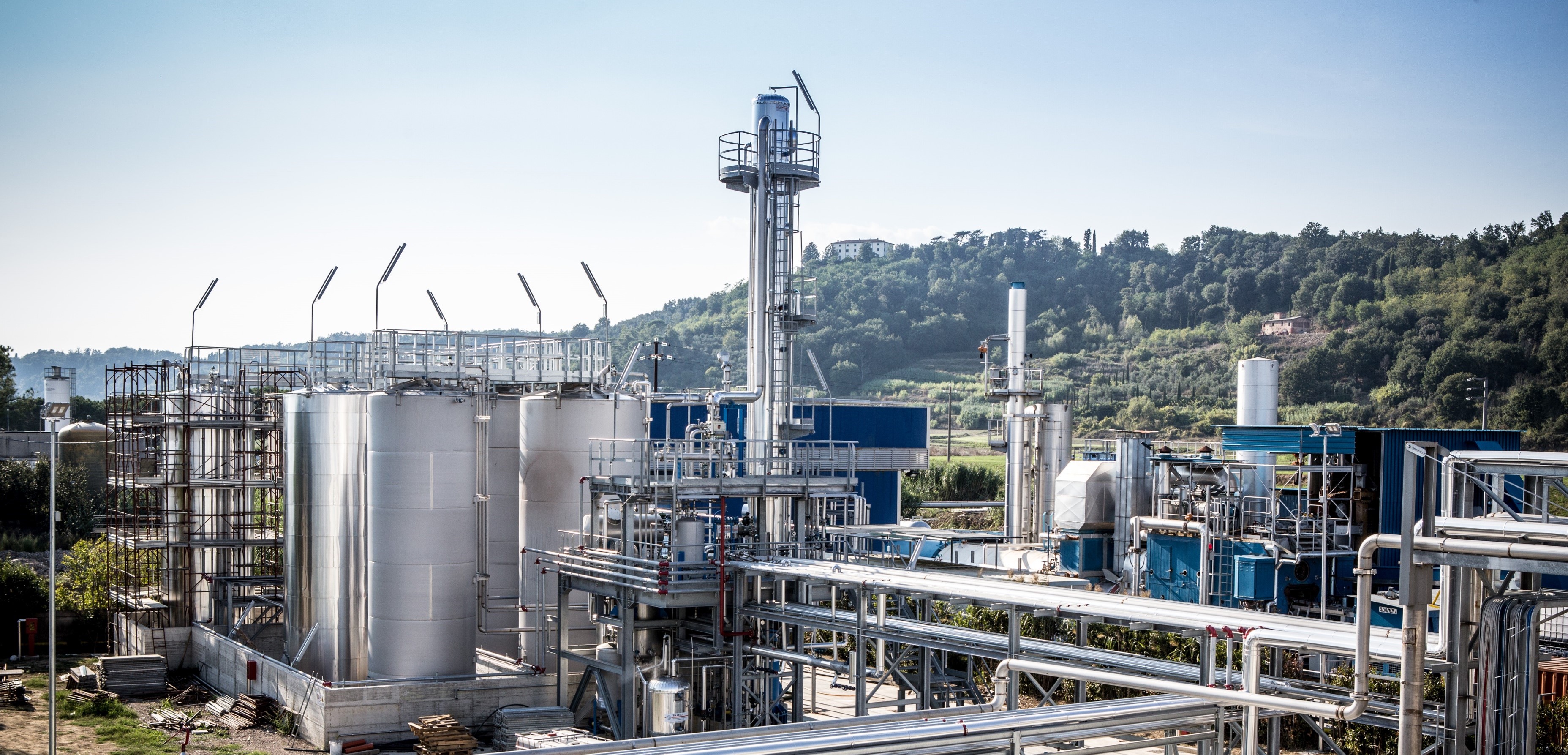 Distillation column Chemical, physical and biological purification plant located in Castelfranco di Sotto (Pisa)
