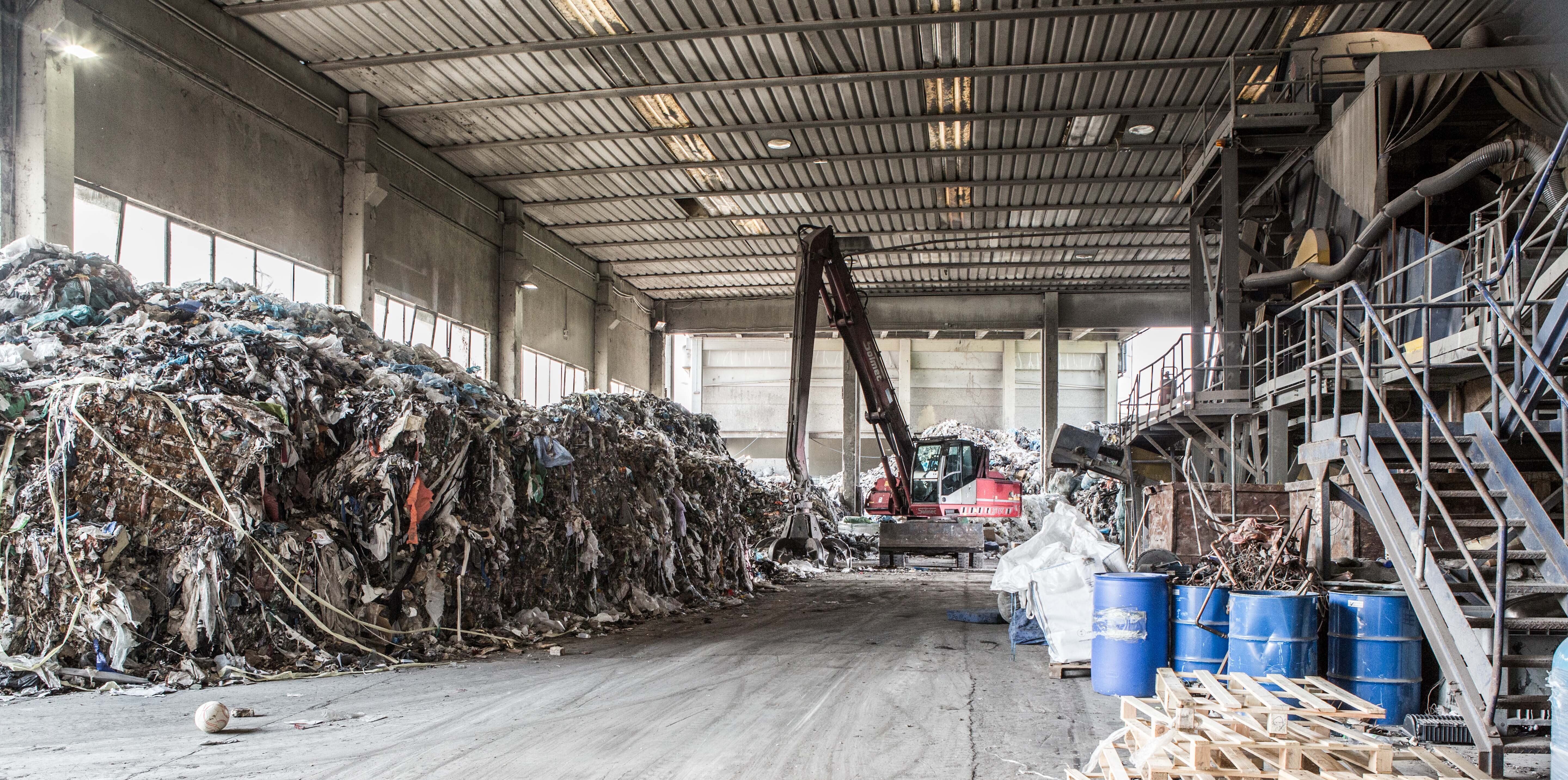 Impianto di selezione Piattaforma di trattamento rifiuti pericolosi di Castelfranco di Sotto (PI)