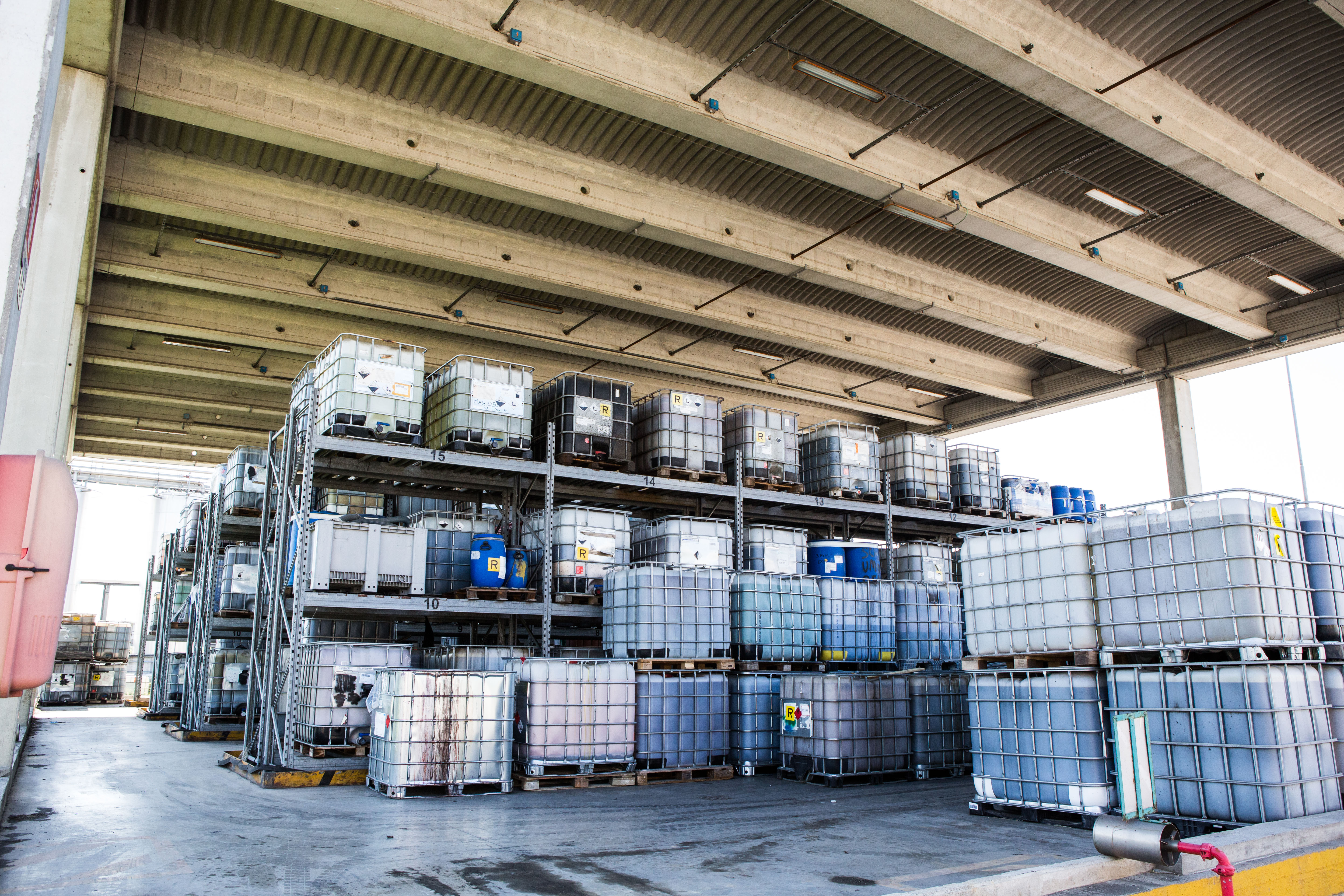 Flammable liquid storage plant in Pisa