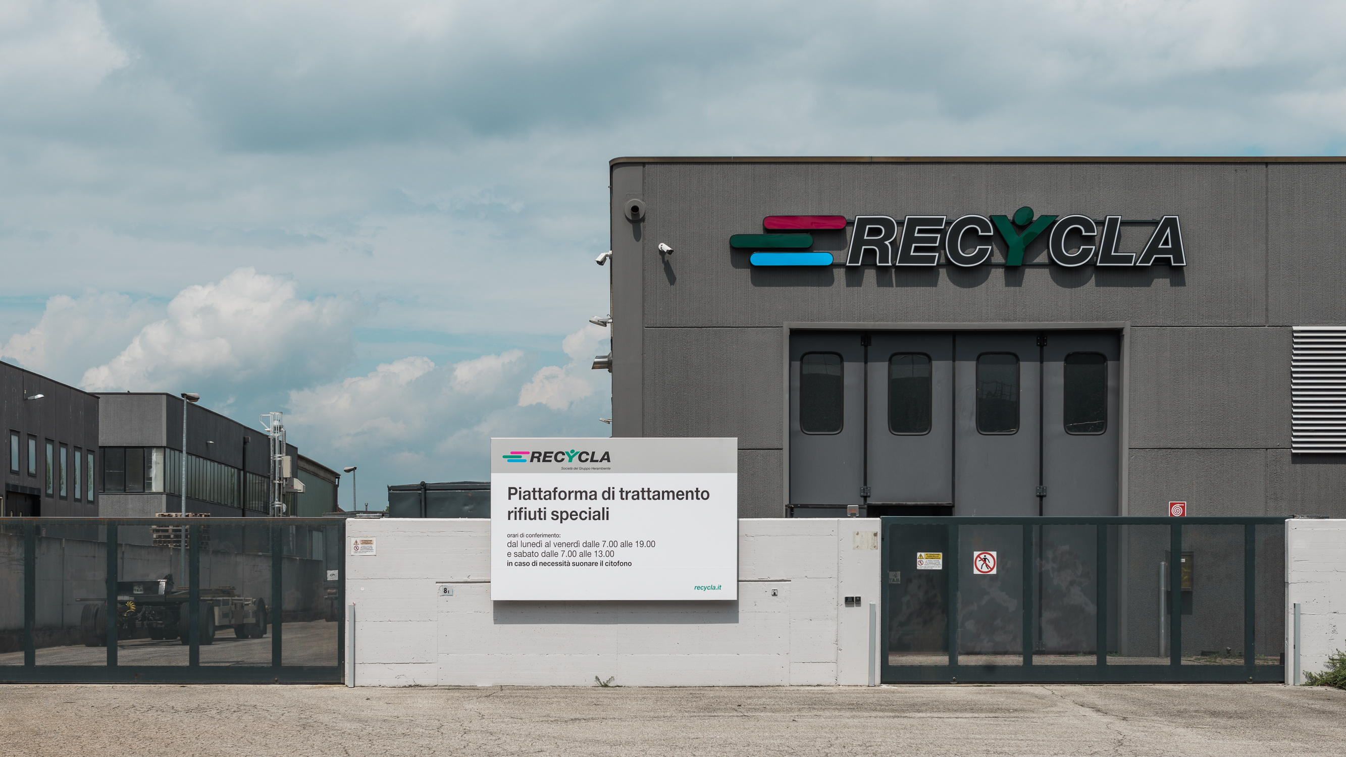 Entrance of Special waste treatment platform in Resana