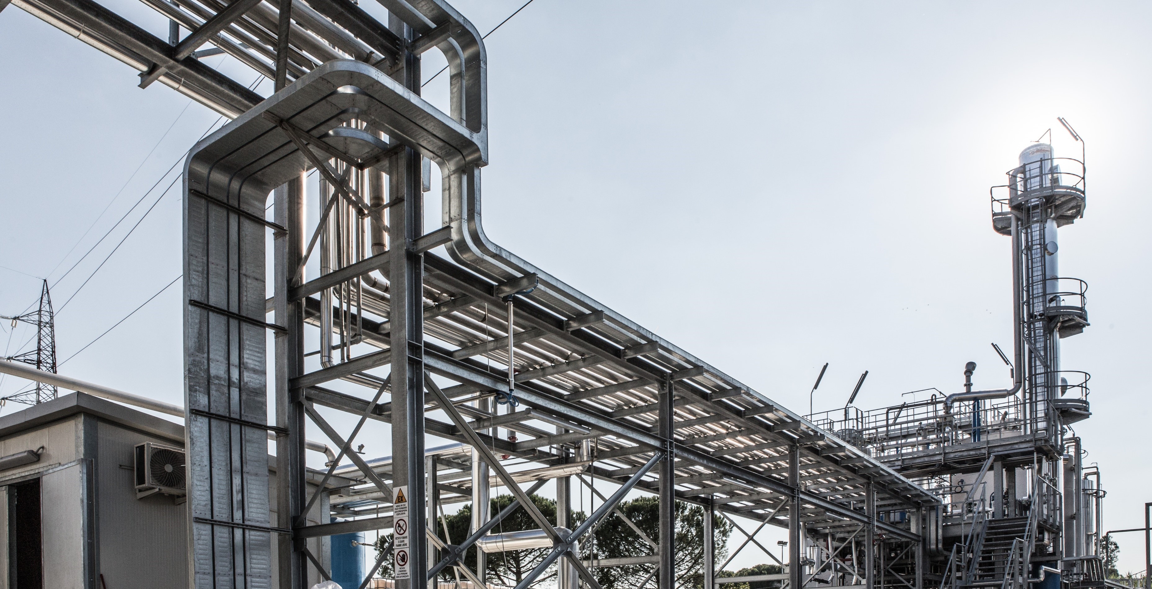 Distillation column Chemical, physical and biological purification plant located in Castelfranco di Sotto (Pisa)